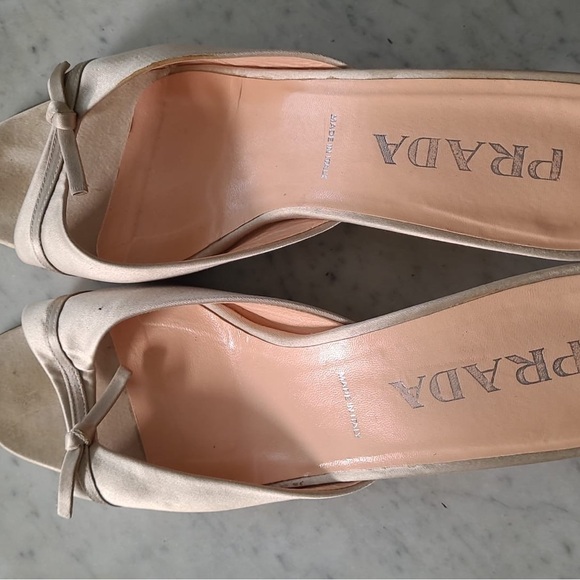 **Vintage PRADA** creme satin mule w kitten heel and bow! - Picture 2 of 4